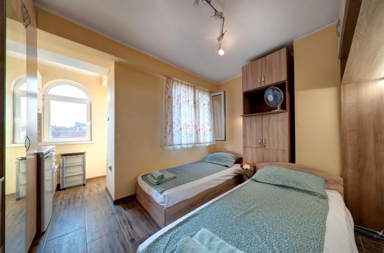 Funny-Gunny Room To The Sea Garden Burgas Exterior foto